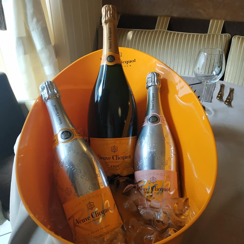 61379810_2315022895212233_2680263272938078208_n